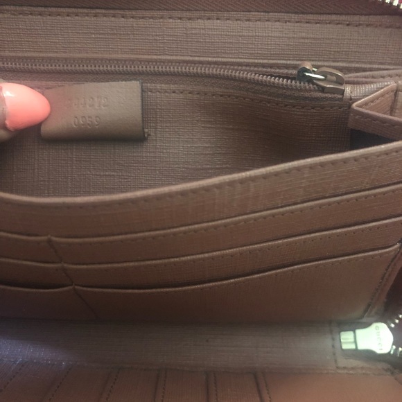 Gucci - Picture 4 of 5